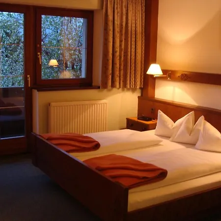 Hotel Garni Schieferle 3*