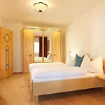 Garni Schieferle Otel 3*