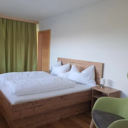 ホテル Garni Schieferle 3*