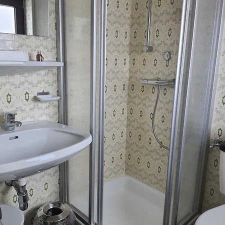 ホテル Garni Schieferle 3*